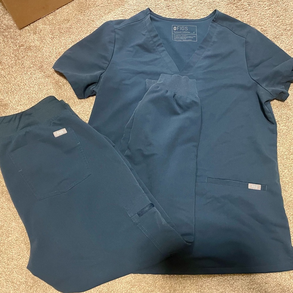 FIGS scrubs set - Dark Harbor color